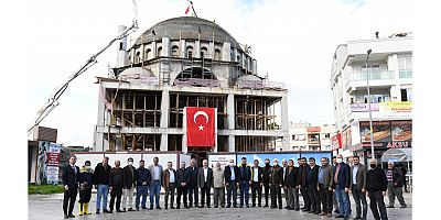 Merkez caminin kubbe betonu dualarla döküldü