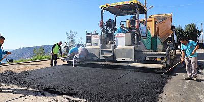 Merkez mahallelerde başlatılan asfalt yenileme çalışmaları Bektaş Mahallesi'nde devam ediyor