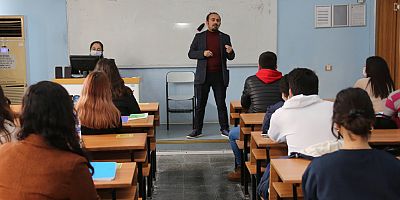 Mezunlar ile öğrenciler buluşuyor