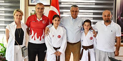 Milli karatecilerden Başkan Topaloğlu'na ziyaret 