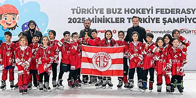 Minik Akrepler Ankara’da Buz Üstüne Çıktı