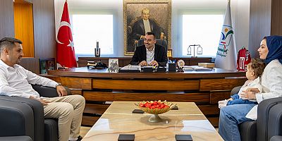 Minik Burçe'den Başkan Vekili Çiçek'e ziyaret