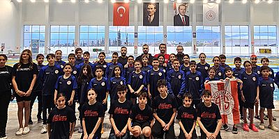 Minik Kulaçlardan Havuzda Gururlandıran Başarılar