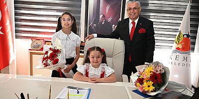 Minik öğrenciler belediye başkanı oldu