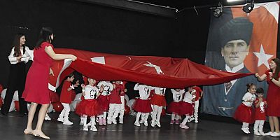 Minik öğrencilerden büyük gösteri