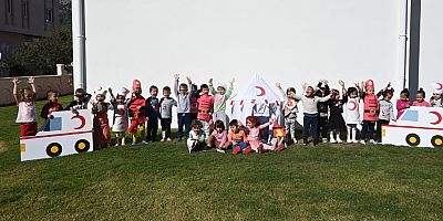 Minik öğrencilerden Kızılay Haftası etkinliği