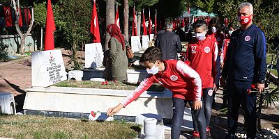 Minik sporculardan şehitlerimize vefa