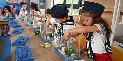 Minikler deniz canlılarını keşfetti