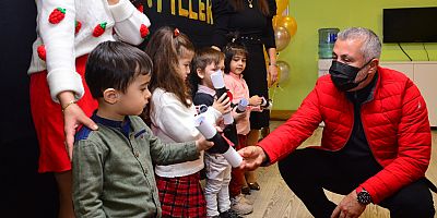 Minikler ilk karnelerini Başkan Sözen'den aldı