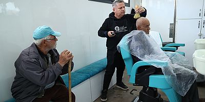 Mobil Kuaför Tırı köy köy dolaşıyor