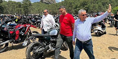 Motosiklet tutkunları Kemer’de buluştu