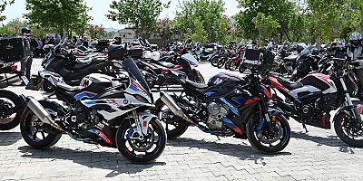 Motosiklet tutkunları Kemer'de buluştu 