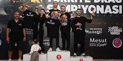 Motosiklet Tutkunları Kepez'e akın etti: Türkiye Drag Şampiyonası'nın Şampiyonları Kürsüde