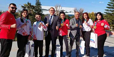 Muay Thai şampiyonlardan Büyükşehir’e ziyaret