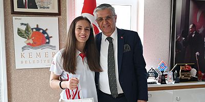 Muay Thai ve kick boks sporcusundan Başkan Topaloğlu’na ziyaret