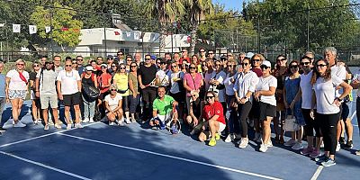 Muratpaşa’da tenis turnuvası başladı