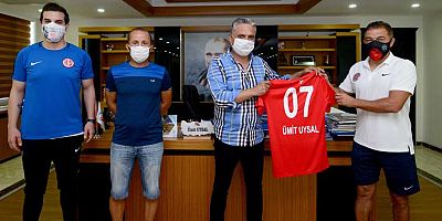 Muratpaşa’dan Antalyaspor’a destek sürüyor