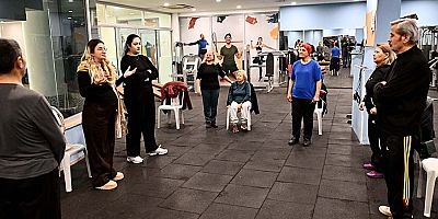 Muratpaşa’dan Parkinson hastalarına destek