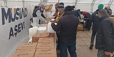 MÜSİAD, üyeleri ve gönüllüleri ile afet bölgesinde yaraları sarıyor