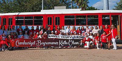 Nostalji Tramvayı’nda 29 Ekim Cumhuriyet Bayramı coşkusu