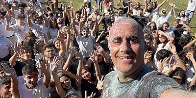 Öğrenciler Renk Festivali’nde stres attı