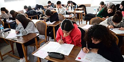 Öğrenciler, Türkiye geneli deneme sınavına girdi