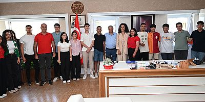 Öğrencilerden Başkan Topaloğlu’na ziyaret 