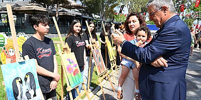 Öğrencilerden sanatla çevreye duyarlılık mesajı 