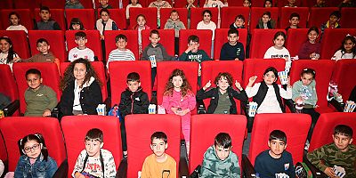 Öğrencilerden sinema keyfi