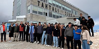 Öğrencilere önce yemek sonra zirvede kar keyfi