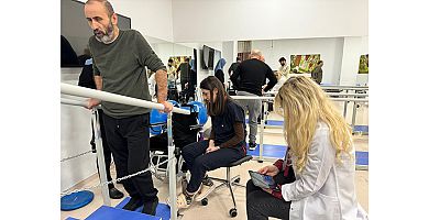 Omuriliğine yerleştirilen pil sayesinde sağlığına kavuştu