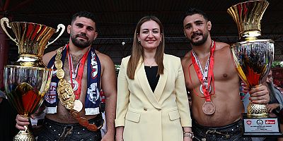 Ordu Aybastı güreşlerinde Başpehlivan Erkan Taş