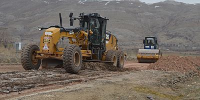 Osmankalfalar-Manay-Kızılcadağ grup yolunda bakım onarım çalışması