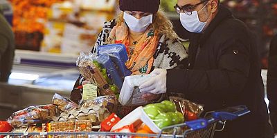 Pandemi dalgalarının sonuçları: Sosyal medya mutsuz, gıda tüketim bağımlılığı mutlu ediyor