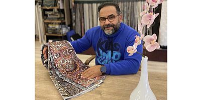 Perde modacısı, yeni nesil akıllı perdeleri anlatıyor