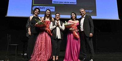 Pınar kardeşlerle yeni yıl kutlaması