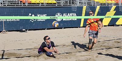 Plaj Voleybolu Halk Turnuvası büyük ilgiyle gerçekleşti