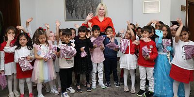 Rektör Özkan çocuklarla bir araya geldi