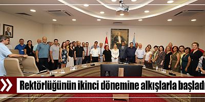 Rektörlüğünün ikinci dönemine alkışlarla başladı