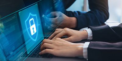 Sağlam parola politikalarıyla birleştirilmiş yama yönetimi