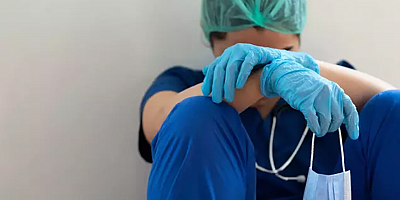 Sağlık çalışanları yapısal sorunlar nedeniyle tükenmişlik yaşıyor