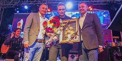 Sağlıkçılar Alanya Belediyesi'nin düzenlediği Kutsi konseriyle moral buldu