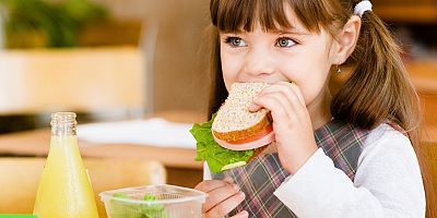 Sağlıklı beslenmek okul başarısını artırıyor!