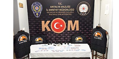 Sahte Basın Kartı ve Basın Araç Kartı Vererek Nitelikli Dolandırıcılık ve Resmi Belgede Sahtecilik Yapan 6 Şüpheli Şahıs yakalandı