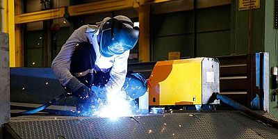 Sanayi üretimi yıllık %7