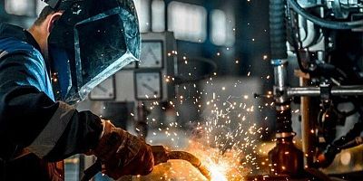 Sanayi üretimi yıllık %7