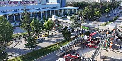 Şehir Hastanesi üst geçidi yürüyen merdivenli hale getirildi