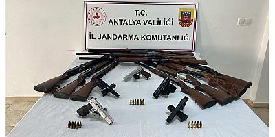 Serik ilçesinde ruhsatsız silah operasyonu