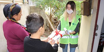 Serik ve Gazipaşa’da öğrencilere tablet desteği