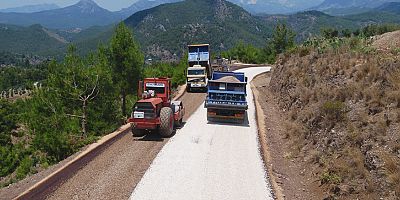 Serik Yumaklar grup yoluna asfalt